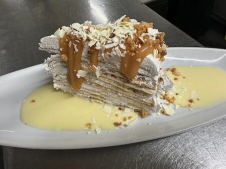 Gâteau de crêpes au caramel au lait